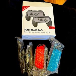 🚨SOLD🚨 Nintendo switch controllers + controller pack